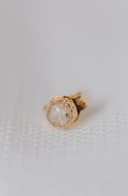 Productfoto asjuweel oorknopje Round Stud in geelgoud verguld met gepersonaliseerde harskleur — gftd. jewelry