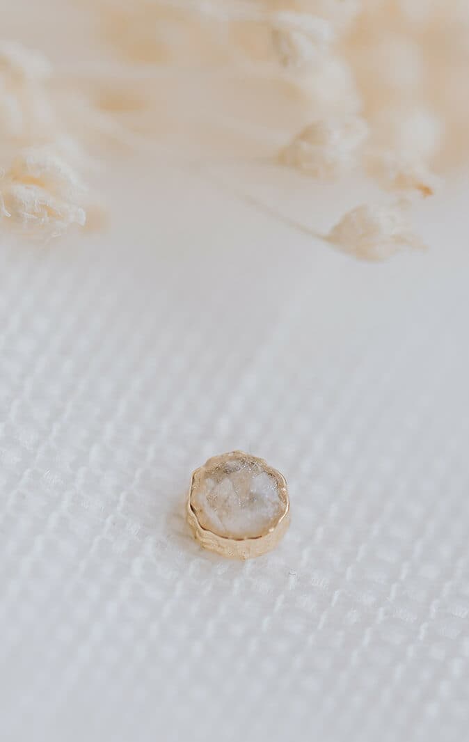 Asjuweel oorbellen 'Round Stud' | As verwerkt in oorknop | gftd. jewelry