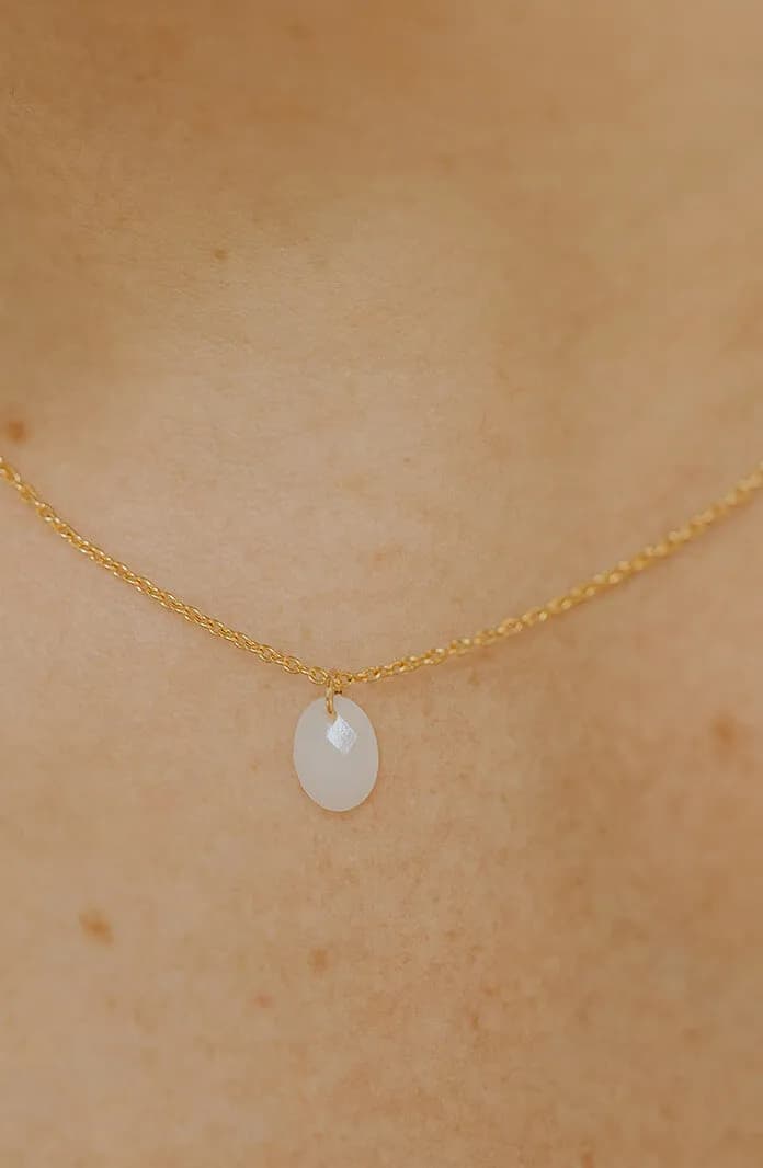 Muttermilch Kette 'Oval' | Muttermilchschmuck umgeformt zum ovalen Gedenkstein | gftd. jewelry