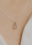 Herinneringssteen ketting Druppel as omgevormd tot druppelvormige steen zilver gftd. jewelry