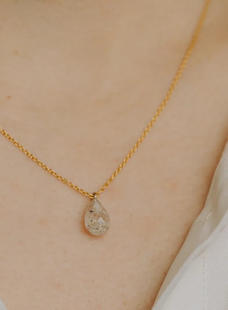 Collier pierre commémorative 'Goutte' | Cendres transformées en goutte facettée | gftd. jewelry