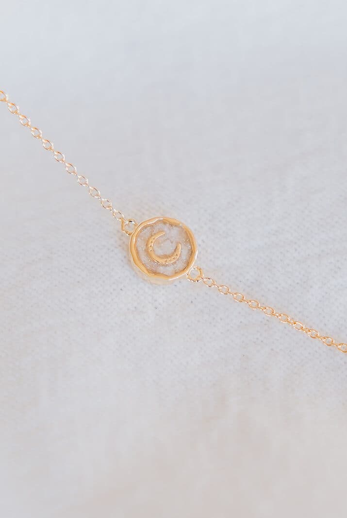 Asjuweel armband 'Hoefijzer' | As verwerkt in gelukssymbool aan de pols | gftd. jewelry