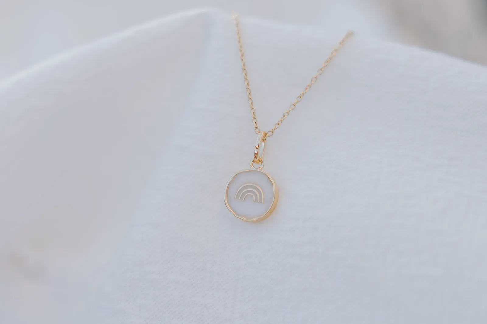 Muttermilch Kette 'Rainbow' | Muttermilchschmuck Regenbogen Anhänger Kette | gftd. jewelry