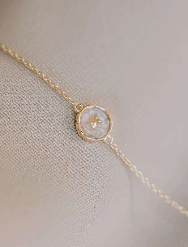 Bracelet cinéraire 'Patte' | Cendres de votre animal en charm patte au poignet | gftd. jewelry