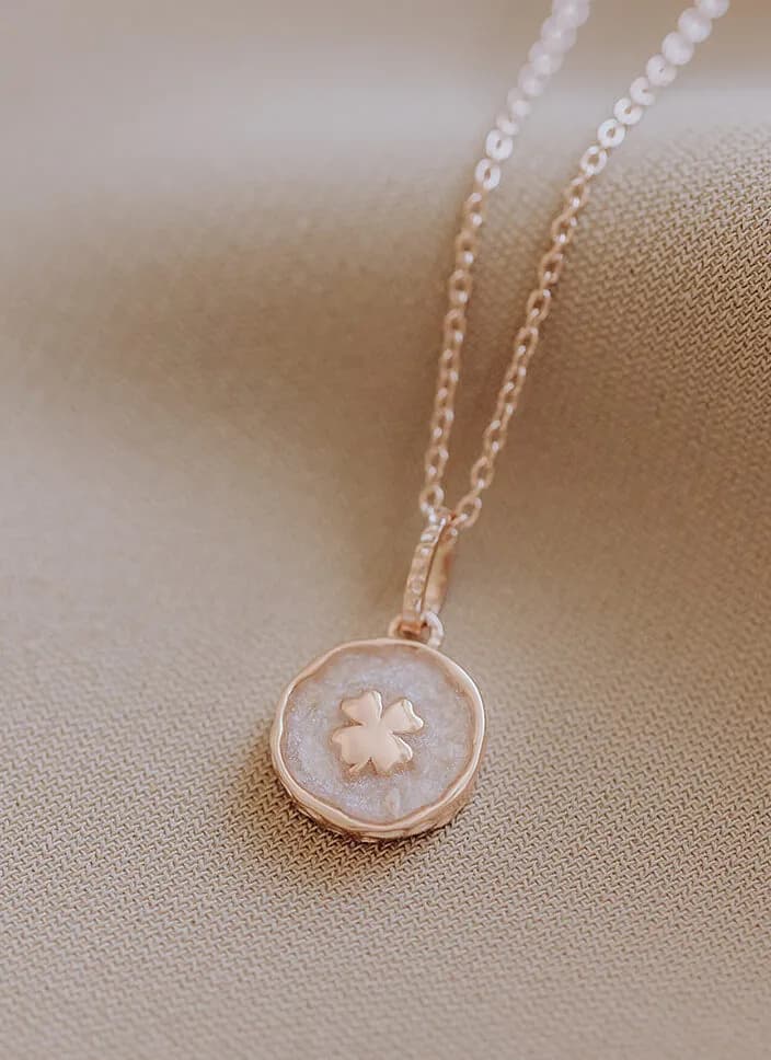 Collier cinéraire 'Trèfle' | Pendentif trèfle à quatre feuilles avec cendres | gftd. jewelry