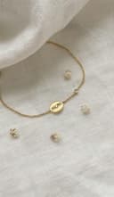 Letterarmband 2 bedels uitgefreesde letters geboortestenen gftd. jewelry