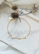 Bracelet avec 4 charms | Bracelet personnalisé avec 4 initiales ou pierres de naissance | gftd. jewelry