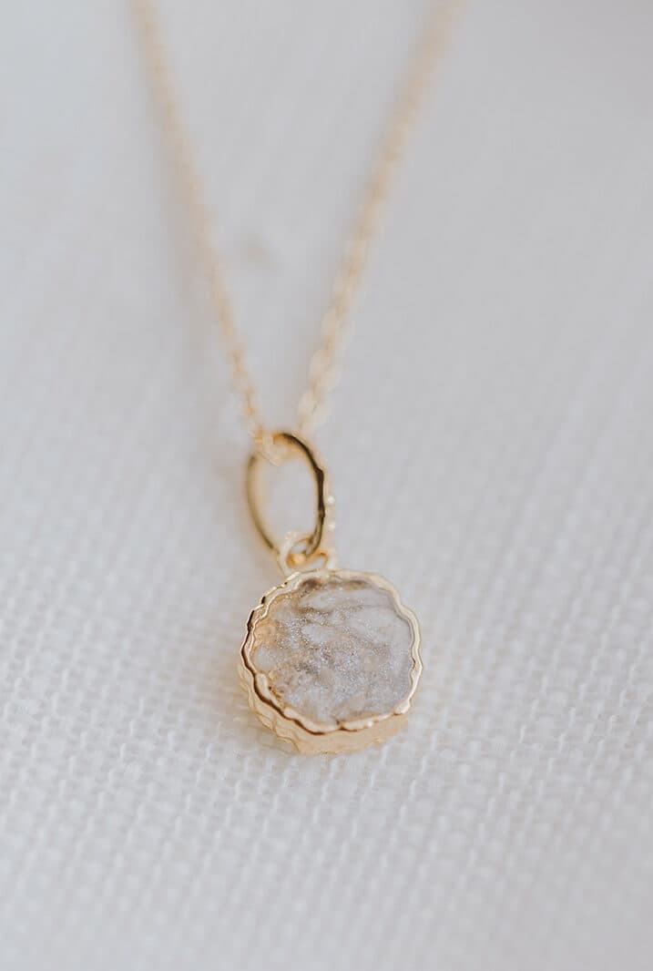 Asjuweel ketting 'Round' | Ronde hanger met as verwerkt | gftd. jewelry