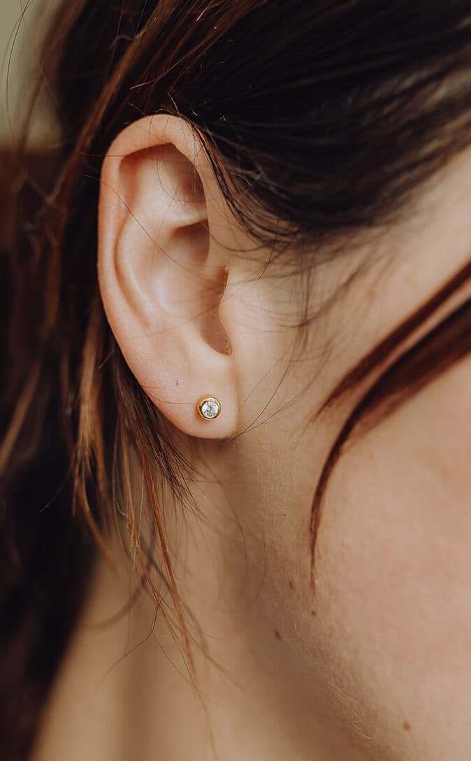 Birthstone stud