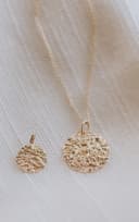 14 karaat gouden hanger 'Little Moon' | Gepersonaliseerde gouden hanger met gravure | gftd. jewelry